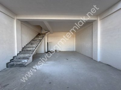 SİVAS GMT EMLAK 4.EYLÜL SAN.SİT KİRALIK SIFIR UYGUN 300M2 DÜKKAN
