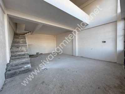 SİVAS GMT EMLAK 4.EYLÜL SAN.SİT KİRALIK SIFIR UYGUN 300M2 DÜKKAN