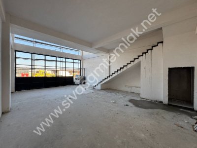 SİVAS GMT EMLAK 4.EYLÜL SAN.SİT KİRALIK SIFIR UYGUN 300M2 DÜKKAN
