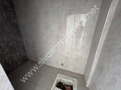 SİVAS GMT EMLAK 4.EYLÜL SAN.SİT KİRALIK SIFIR UYGUN 300M2 DÜKKAN