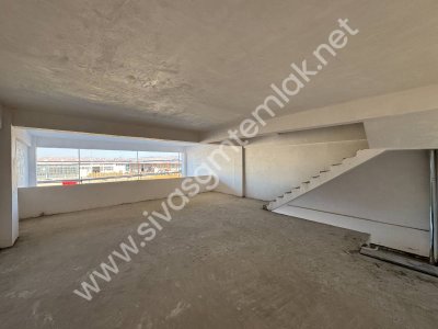 SİVAS GMT EMLAK 4.EYLÜL SAN.SİT KİRALIK SIFIR UYGUN 300M2 DÜKKAN