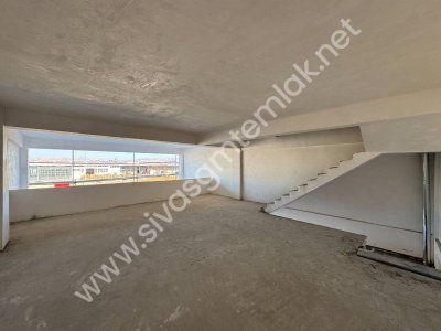 SİVAS GMT EMLAK 4.EYLÜL SAN.SİT KİRALIK SIFIR UYGUN 300M2 DÜKKAN