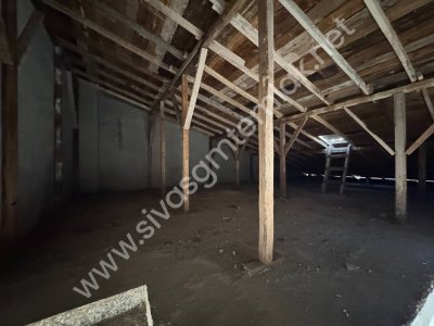 SİVAS GMT EMLAK 4.EYLÜL SAN.SİT KİRALIK SIFIR UYGUN 300M2 DÜKKAN