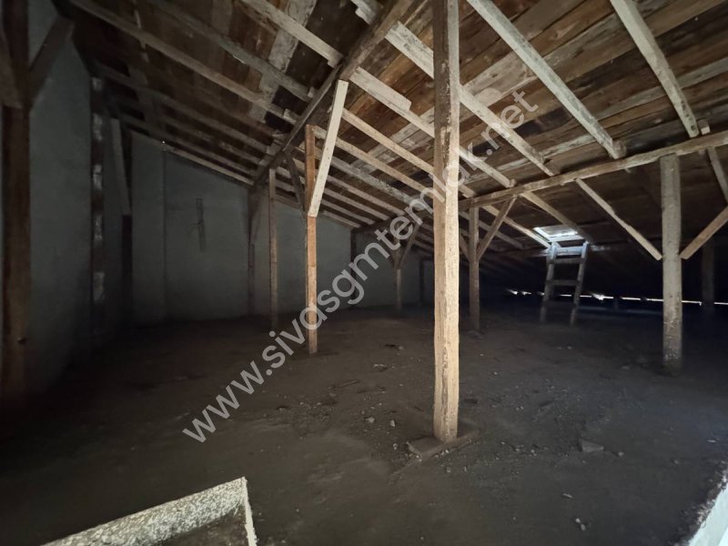SİVAS GMT EMLAK 4.EYLÜL SAN.SİT KİRALIK SIFIR UYGUN 300M2 DÜKKAN