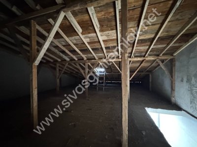 SİVAS GMT EMLAK 4.EYLÜL SAN.SİT KİRALIK SIFIR UYGUN 300M2 DÜKKAN