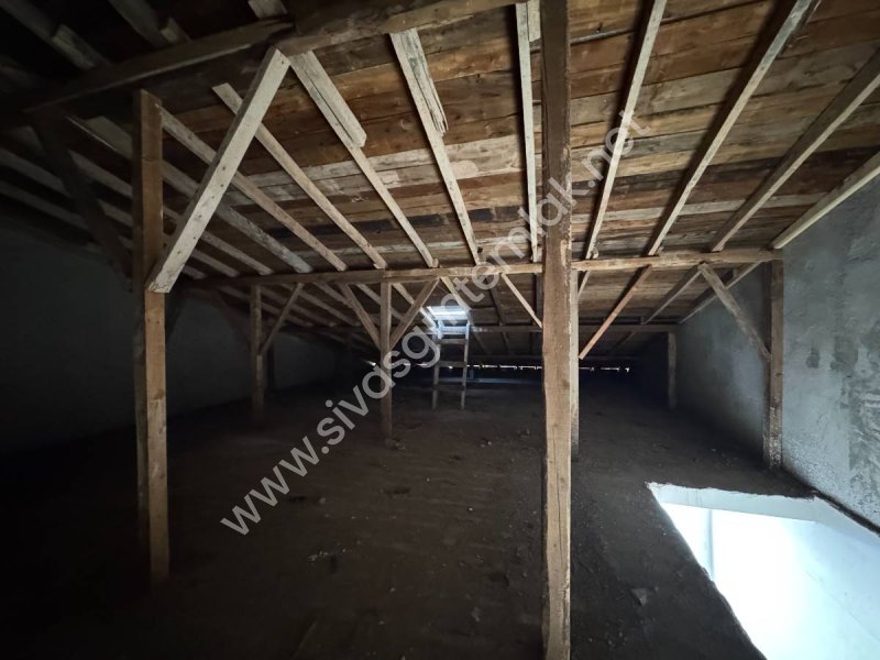 SİVAS GMT EMLAK 4.EYLÜL SAN.SİT KİRALIK SIFIR UYGUN 300M2 DÜKKAN