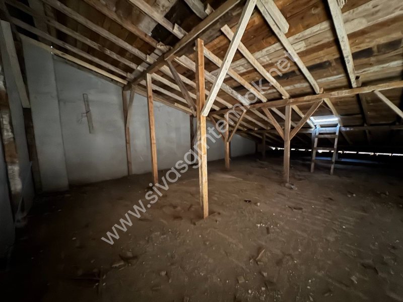 SİVAS GMT EMLAK 4.EYLÜL SAN.SİT KİRALIK SIFIR UYGUN 300M2 DÜKKAN