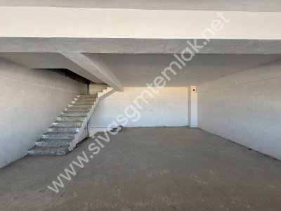 SİVAS GMT EMLAK 4.EYLÜL SAN.SİT KİRALIK SIFIR UYGUN 300M2 DÜKKAN