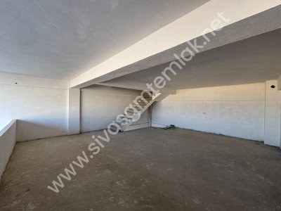 SİVAS GMT EMLAK 4.EYLÜL SAN.SİT KİRALIK SIFIR UYGUN 300M2 DÜKKAN
