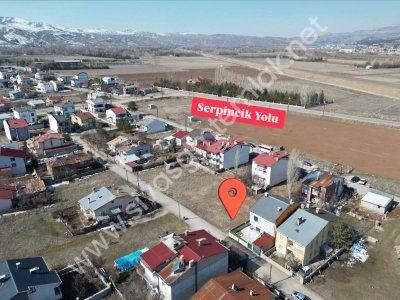 SİVAS GMT EMLAK'TAN KARŞIYAKA'DA VİLLA İMARLI 280M2 SATILIK ARSA