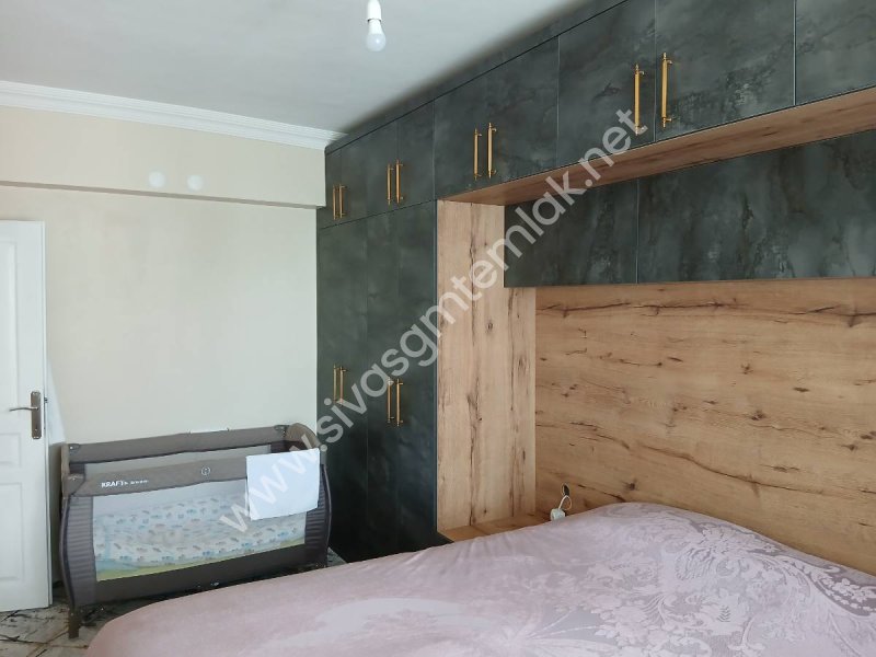 SİVAS GMT EMLAK'TAN YENİNUMUNE CİVARI SATILIK FULL YAPILI DAİRE