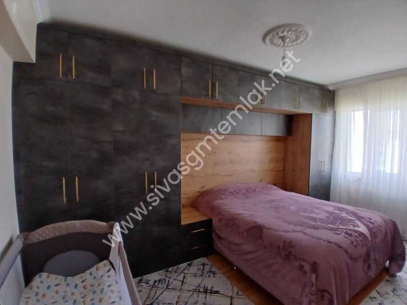 SİVAS GMT EMLAK'TAN YENİNUMUNE CİVARI SATILIK FULL YAPILI DAİRE