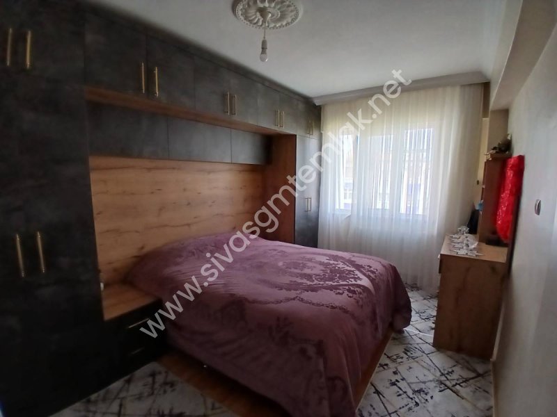SİVAS GMT EMLAK'TAN YENİNUMUNE CİVARI SATILIK FULL YAPILI DAİRE