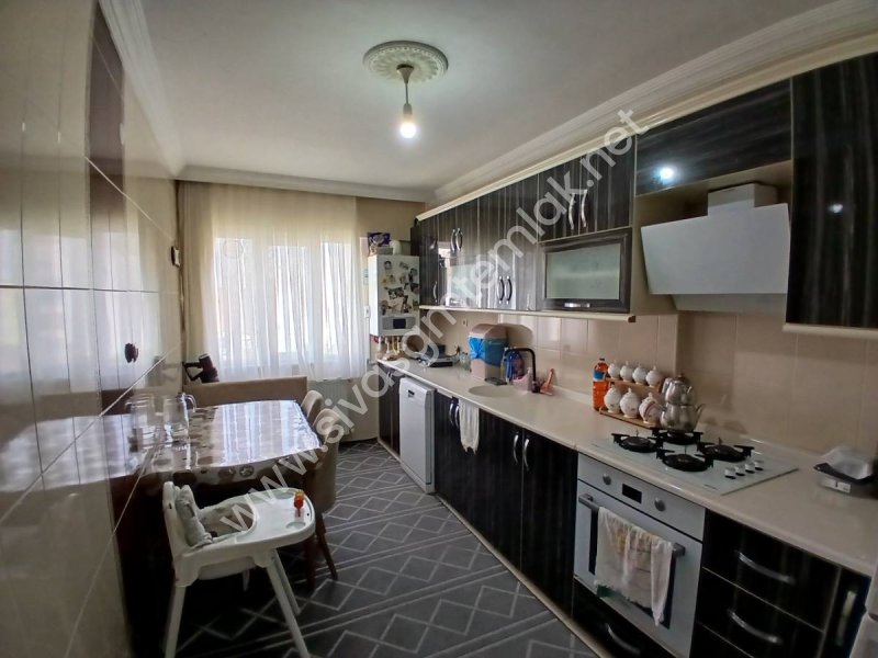 SİVAS GMT EMLAK'TAN YENİNUMUNE CİVARI SATILIK FULL YAPILI DAİRE