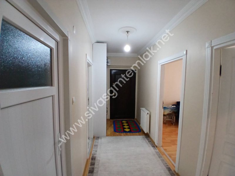 SİVAS GMT EMLAK'TAN YENİNUMUNE CİVARI SATILIK FULL YAPILI DAİRE