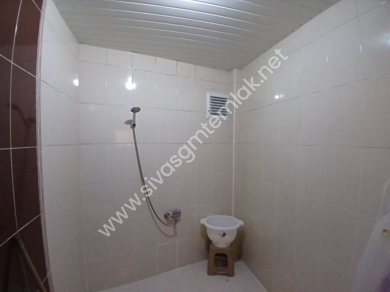SİVAS GMT EMLAK'TAN YENİNUMUNE CİVARI SATILIK FULL YAPILI DAİRE