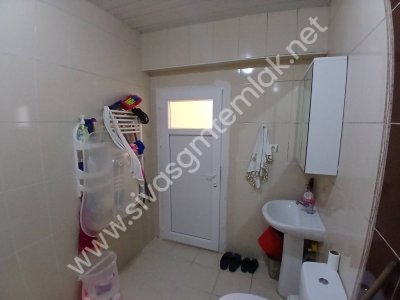 SİVAS GMT EMLAK'TAN YENİNUMUNE CİVARI SATILIK FULL YAPILI DAİRE