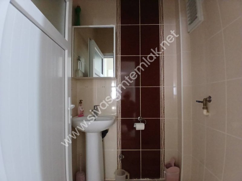 SİVAS GMT EMLAK'TAN YENİNUMUNE CİVARI SATILIK FULL YAPILI DAİRE