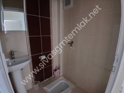 SİVAS GMT EMLAK'TAN YENİNUMUNE CİVARI SATILIK FULL YAPILI DAİRE