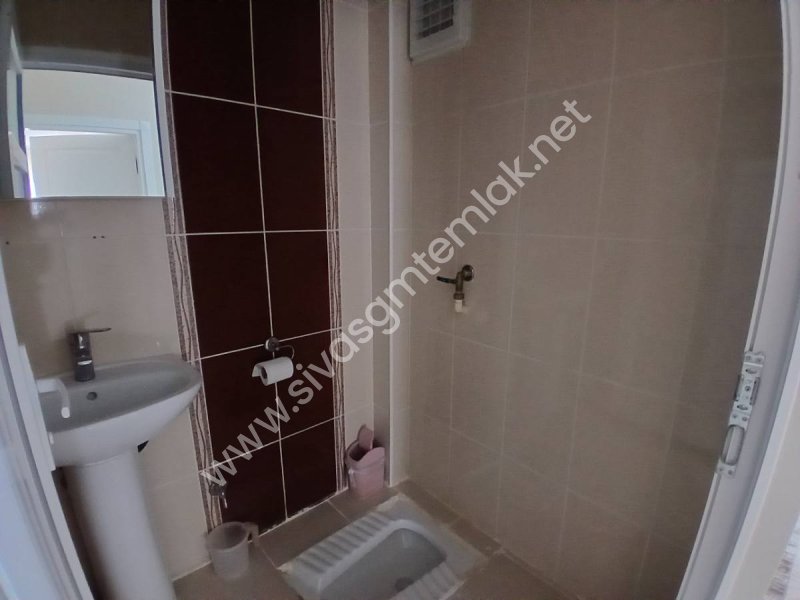 SİVAS GMT EMLAK'TAN YENİNUMUNE CİVARI SATILIK FULL YAPILI DAİRE