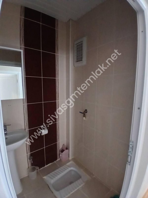 SİVAS GMT EMLAK'TAN YENİNUMUNE CİVARI SATILIK FULL YAPILI DAİRE