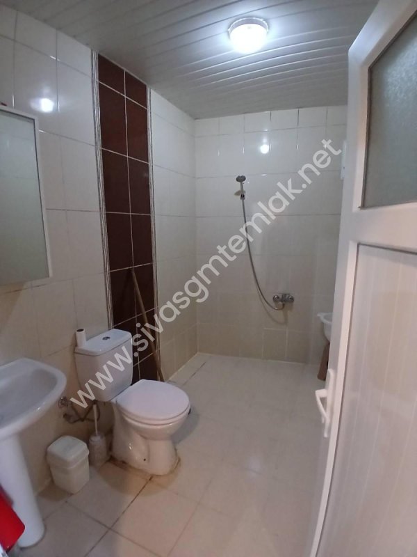 SİVAS GMT EMLAK'TAN YENİNUMUNE CİVARI SATILIK FULL YAPILI DAİRE