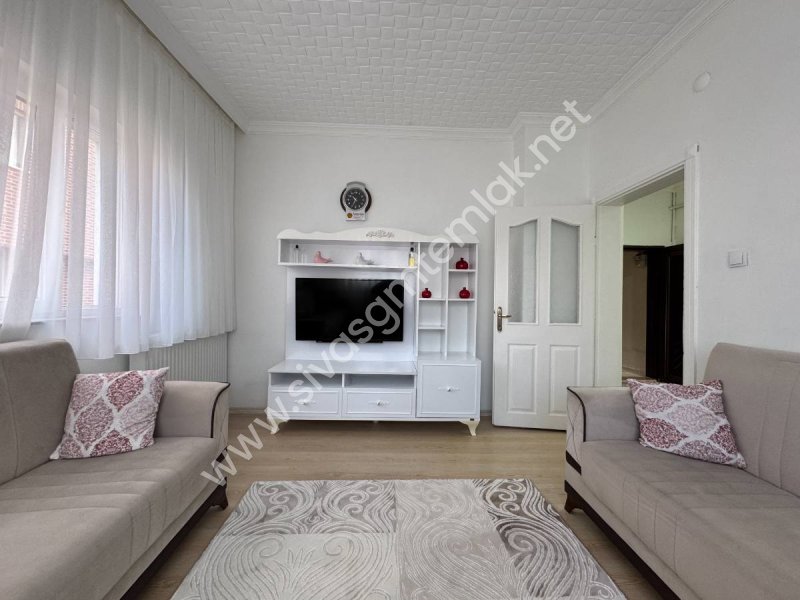 SİVAS GMT EMLAK'TAN FATİHMAHALLE SATLIK FULL 2.KATLI MÜSTAKİL EV