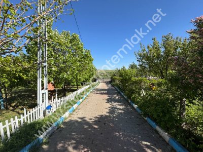 http://www.sivasgmtemlak.net/tr/sivas-gmt-emlaktan-cayboyunda-satlik-1000m2-hazir-bahceli-villa-29623e