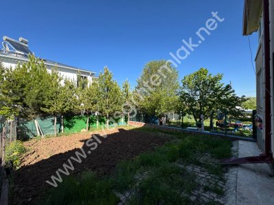 SİVAS GMT EMLAK'TAN ÇAYBOYUNDA SATLIK 1000M2 HAZIR BAHÇELİ VİLLA
