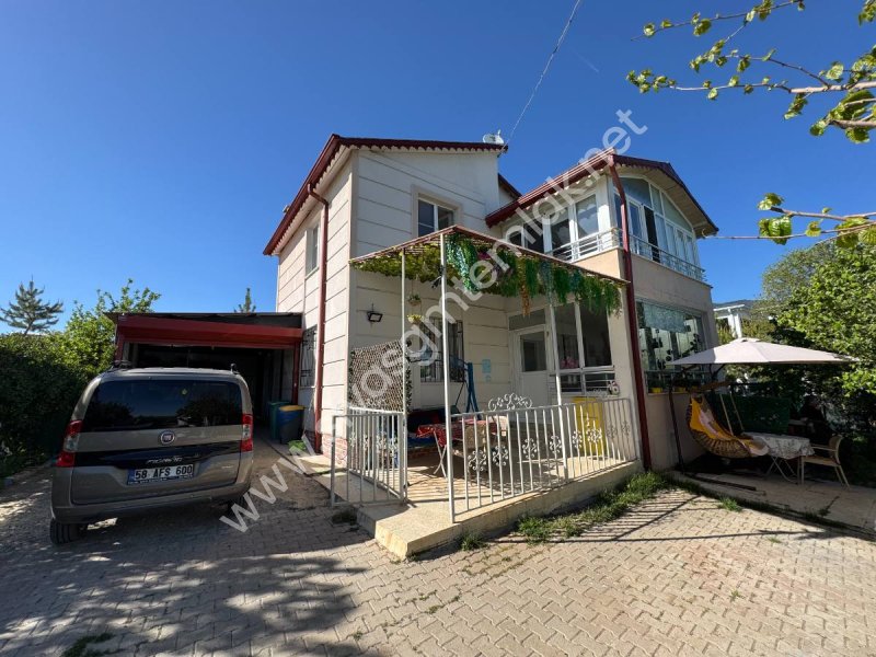 SİVAS GMT EMLAK'TAN ÇAYBOYUNDA SATLIK 1000M2 HAZIR BAHÇELİ VİLLA