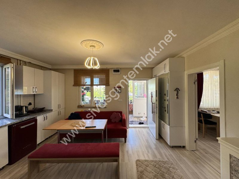 SİVAS GMT EMLAK'TAN ÇAYBOYUNDA SATLIK 1000M2 HAZIR BAHÇELİ VİLLA