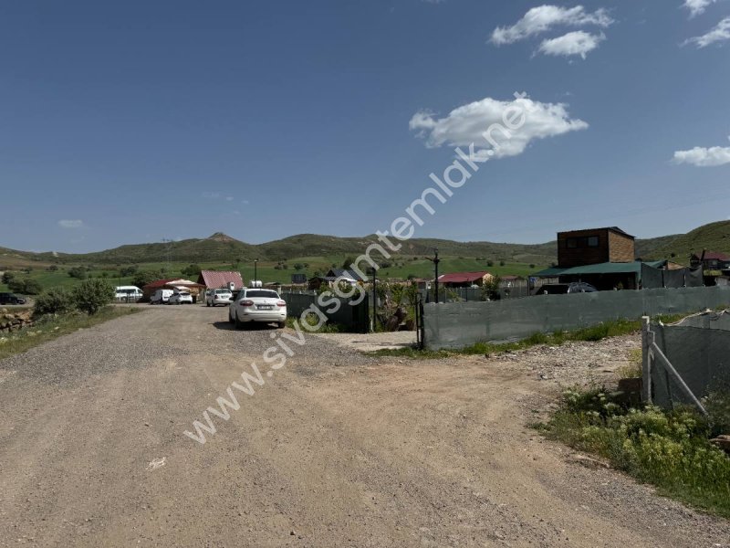 SİVAS GMT EMLAK'TAN İŞHAN'DA SATLIK 570 M2 HİSSELİ HOBBY BAHÇESİ