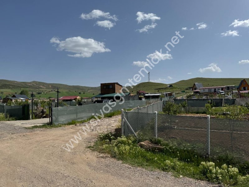 SİVAS GMT EMLAK'TAN İŞHAN'DA SATLIK 570 M2 HİSSELİ HOBBY BAHÇESİ