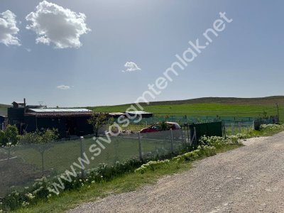 SİVAS GMT EMLAK'TAN İŞHAN'DA SATLIK 570 M2 HİSSELİ HOBBY BAHÇESİ