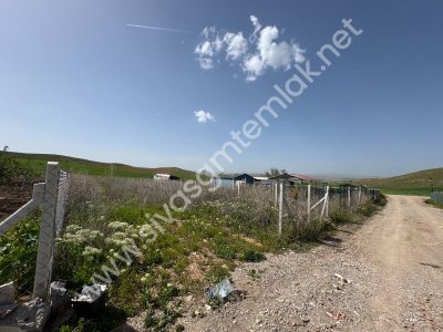SİVAS GMT EMLAK'TAN İŞHAN'DA SATLIK 570 M2 HİSSELİ HOBBY BAHÇESİ