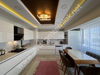 http://www.sivasgmtemlak.net/tr/sivas-gmt-emlak-kumbetmah-gaziliseciv-satlik-ultra-lux-4-1-daire-29629e