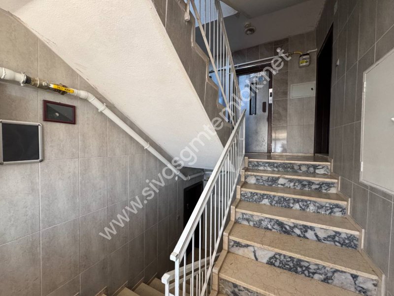 SİVAS GMT EMLAK'TAN ASYAKENTSİTESİ SATILIK 7.KAT 3+1 UYGUN DAİRE