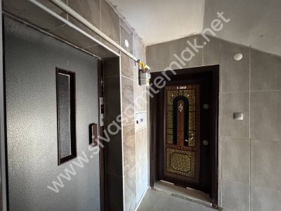 SİVAS GMT EMLAK'TAN ASYAKENTSİTESİ SATILIK 7.KAT 3+1 UYGUN DAİRE