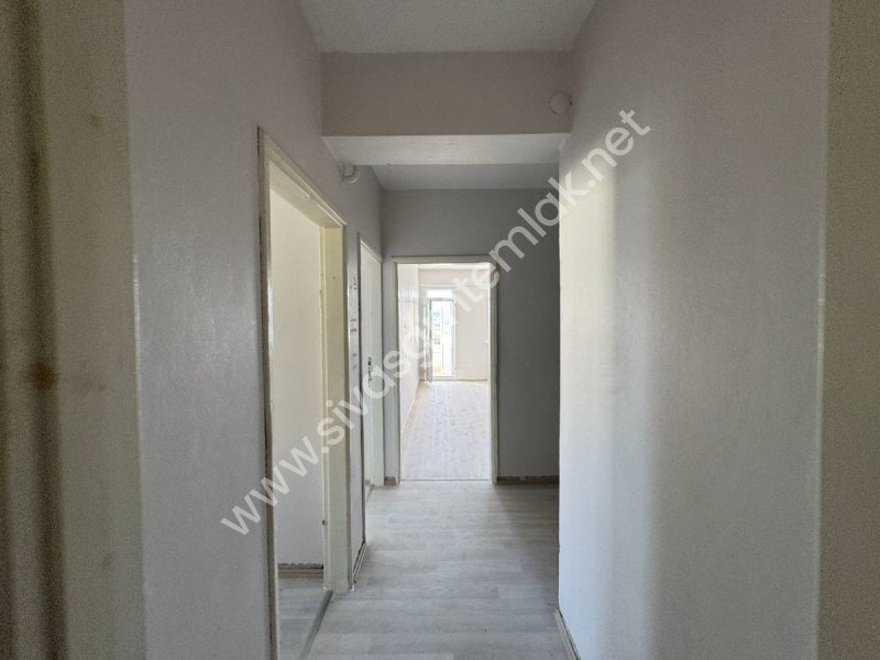 SİVAS GMT EMLAK'TAN ASYAKENTSİTESİ SATILIK 7.KAT 3+1 UYGUN DAİRE