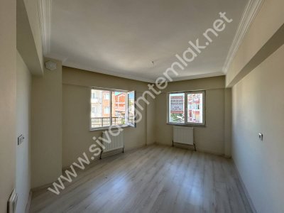 SİVAS GMT EMLAK'TAN ÇİÇEKLİMAH SATILIK FULL YAPI 2+1 UYGUN DAİRE