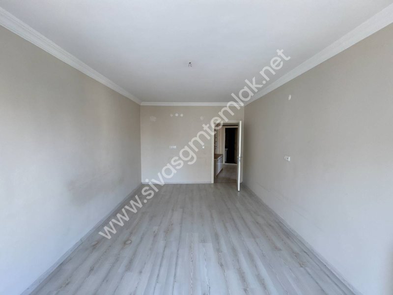 SİVAS GMT EMLAK'TAN ÇİÇEKLİMAH SATILIK FULL YAPI 2+1 UYGUN DAİRE