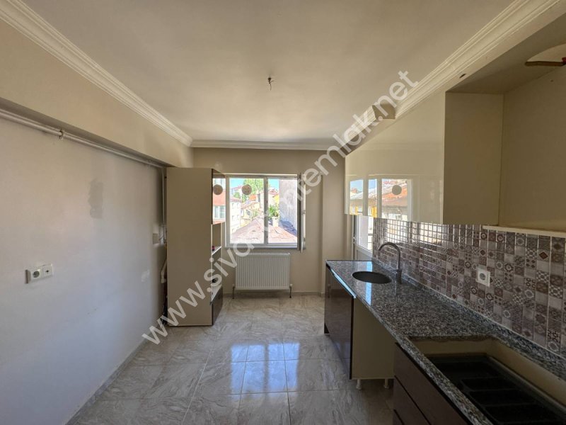 SİVAS GMT EMLAK'TAN ÇİÇEKLİMAH SATILIK FULL YAPI 2+1 UYGUN DAİRE