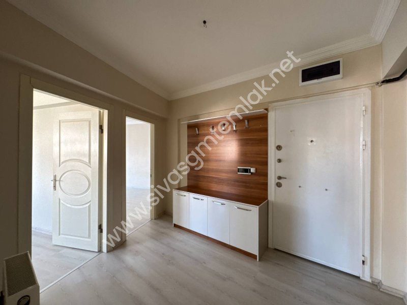 SİVAS GMT EMLAK'TAN ÇİÇEKLİMAH SATILIK FULL YAPI 2+1 UYGUN DAİRE