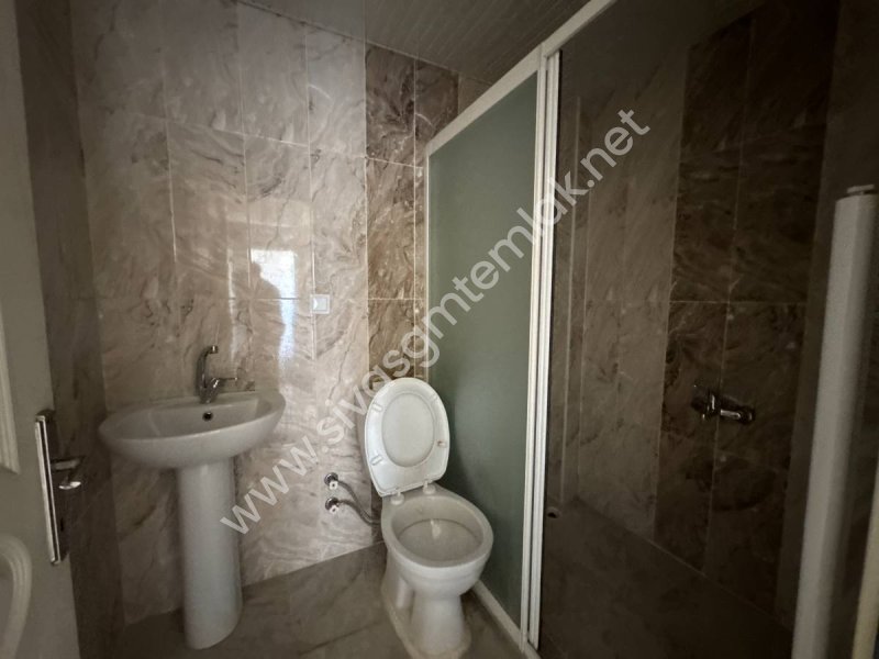 SİVAS GMT EMLAK'TAN ÇİÇEKLİMAH SATILIK FULL YAPI 2+1 UYGUN DAİRE