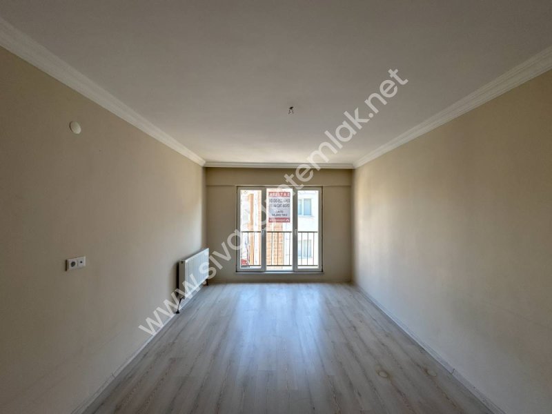 SİVAS GMT EMLAK'TAN ÇİÇEKLİMAH SATILIK FULL YAPI 2+1 UYGUN DAİRE