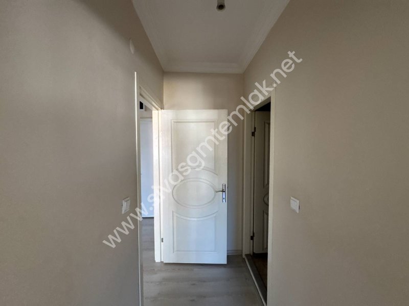 SİVAS GMT EMLAK'TAN ÇİÇEKLİMAH SATILIK FULL YAPI 2+1 UYGUN DAİRE