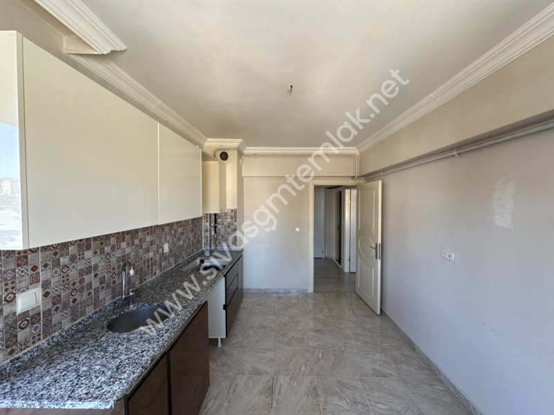 SİVAS GMT EMLAK'TAN ÇİÇEKLİMAH SATILIK FULL YAPI 2+1 UYGUN DAİRE