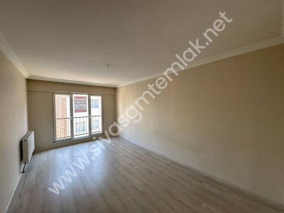 SİVAS GMT EMLAK'TAN ÇİÇEKLİMAH SATILIK FULL YAPI 2+1 UYGUN DAİRE