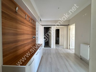 SİVAS GMT EMLAK'TAN ÇİÇEKLİMAH SATILIK FULL YAPI 2+1 UYGUN DAİRE
