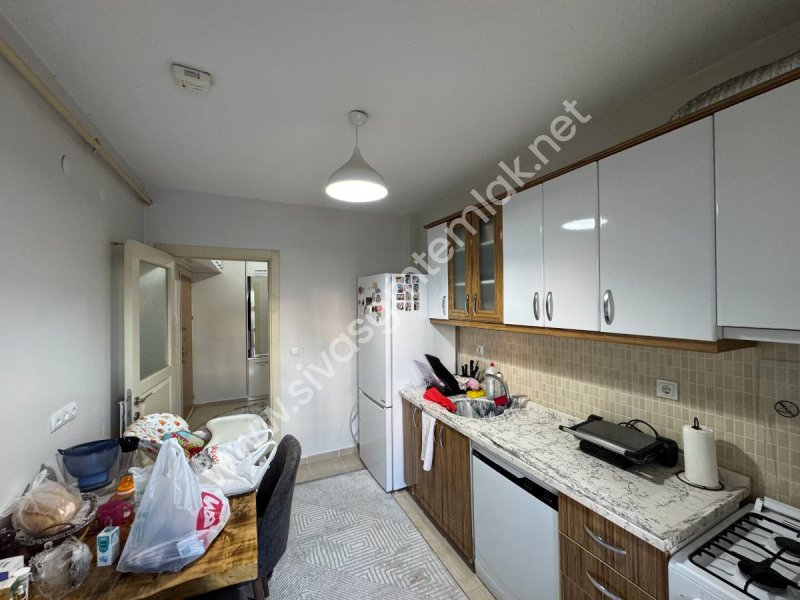 SİVAS GMT EMLAK ÖZBELSANTOKİ SATLIK ARAKAT FULL YAPILI 3+1 DAİRE